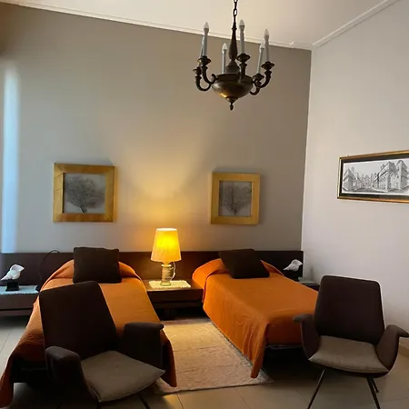 Domus Felix Bed and breakfast