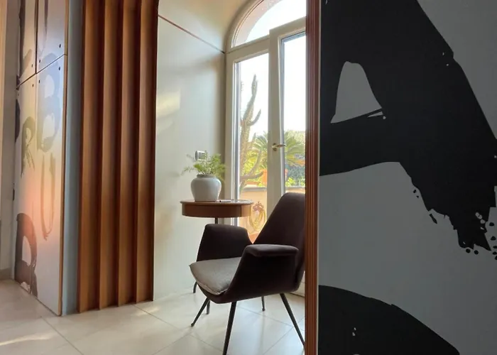 Domus Felix Bed & Breakfast 3*