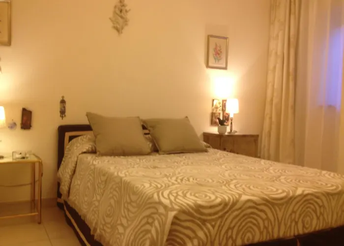 Domus Felix Bed & Breakfast 3*