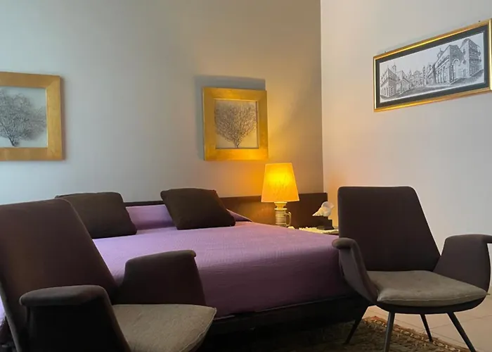 Domus Felix Oda ve Kahvaltı 3*